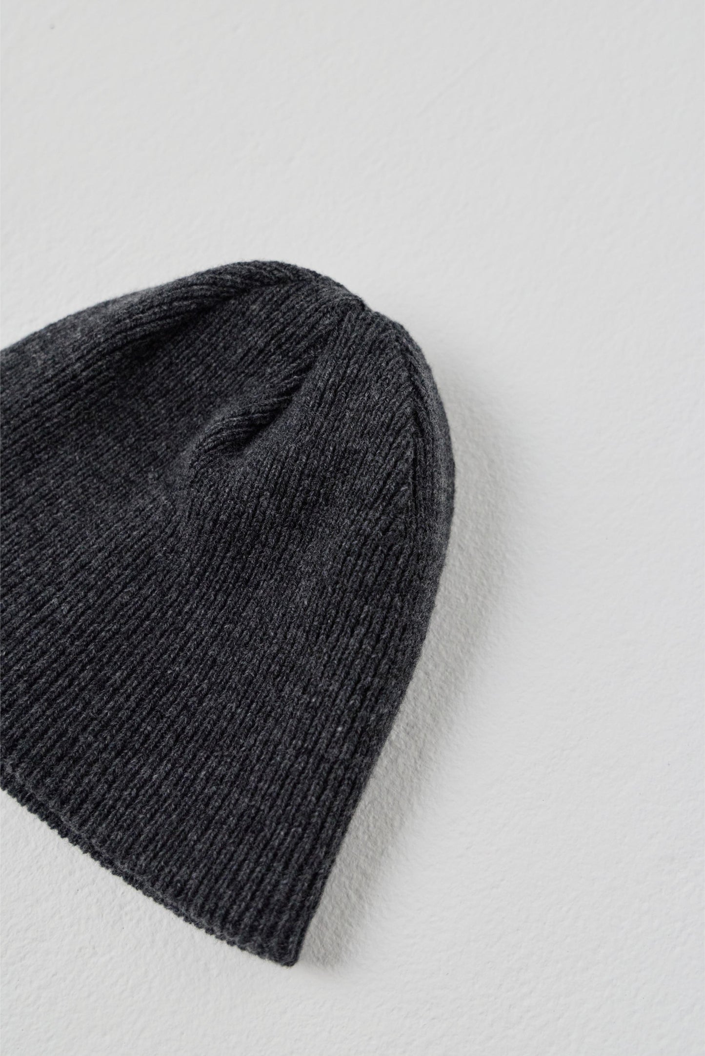 MERINO RIB BEANIE
