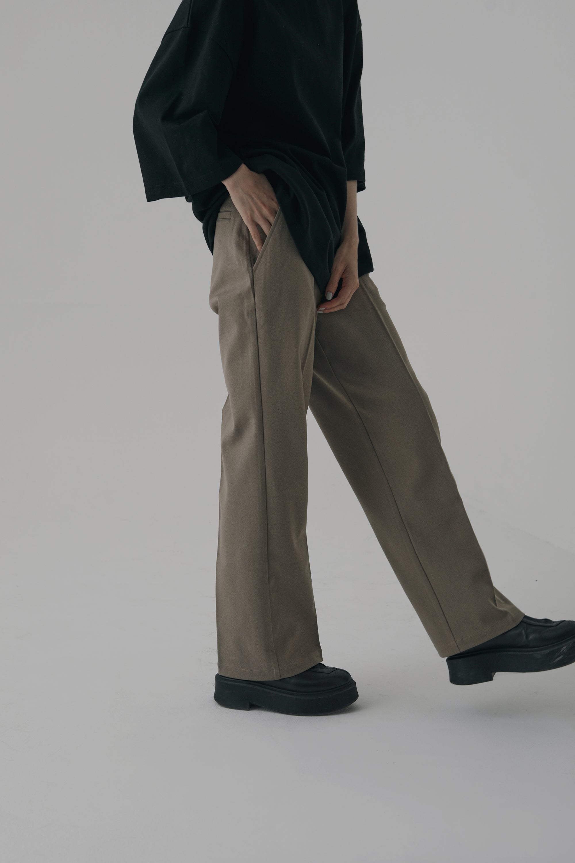 NEUTRAL STRAIGHT PANTS